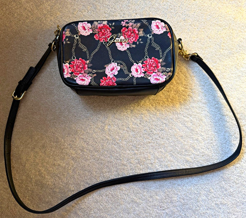 Guess floral camera crossbody - guess,