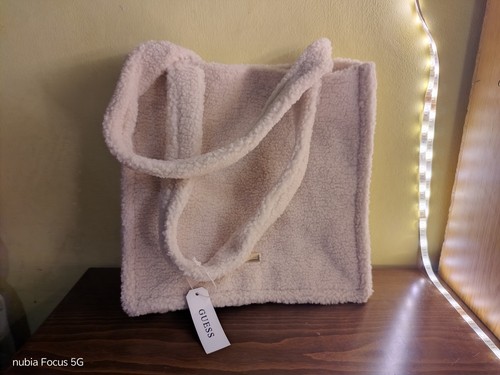 Guess cream teddy bag - 🔥guess,