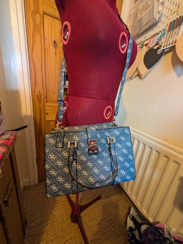 Nwot guess handbag - nwot,