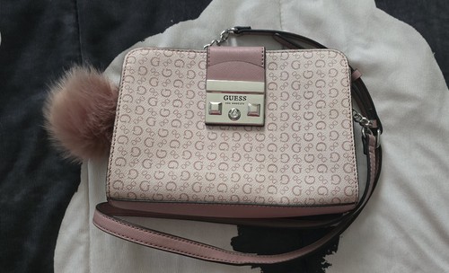 Super cute guess - guess, purse