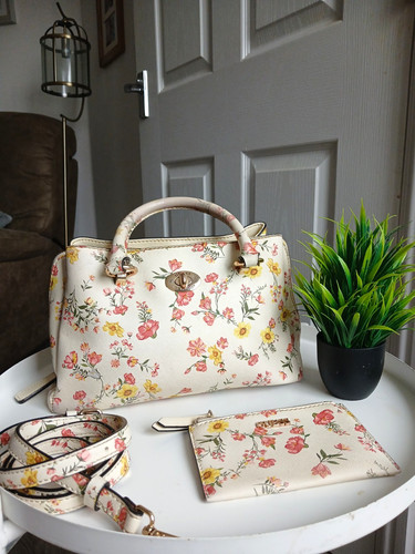 Guess cream floral faux - guess,